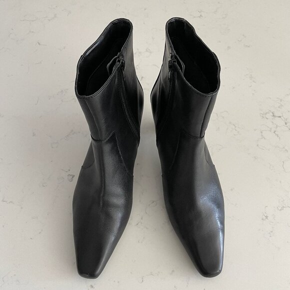 AK Anne Klein Greta iflex Leather Booties Silver Hardware Side Zip Black 8M NWOT - Picture 1 of 13